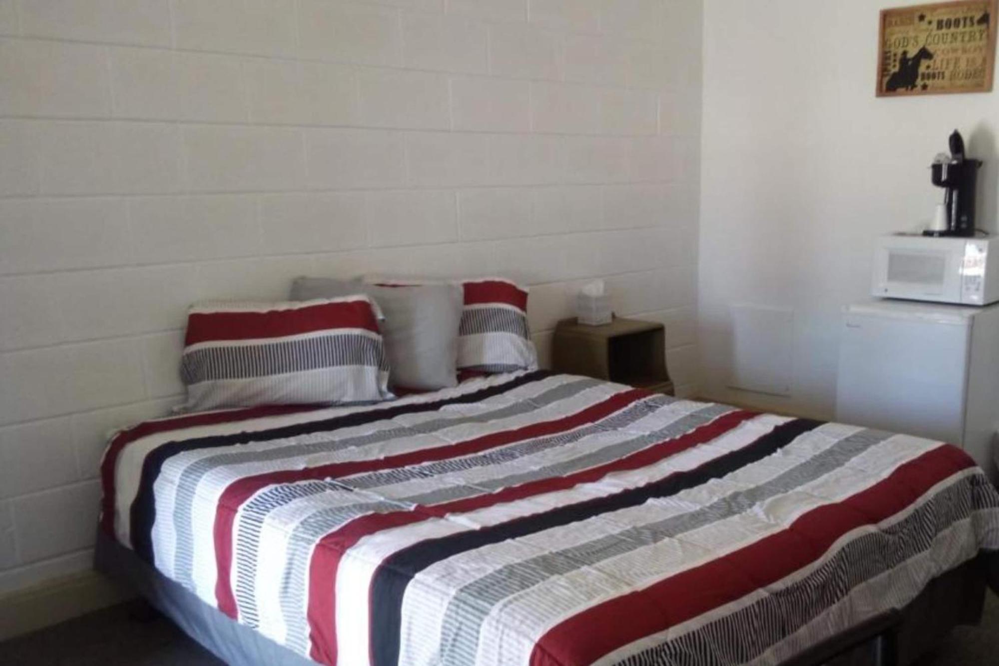 Love Hotels Murdo By Oyo On Interstate 90 المظهر الخارجي الصورة